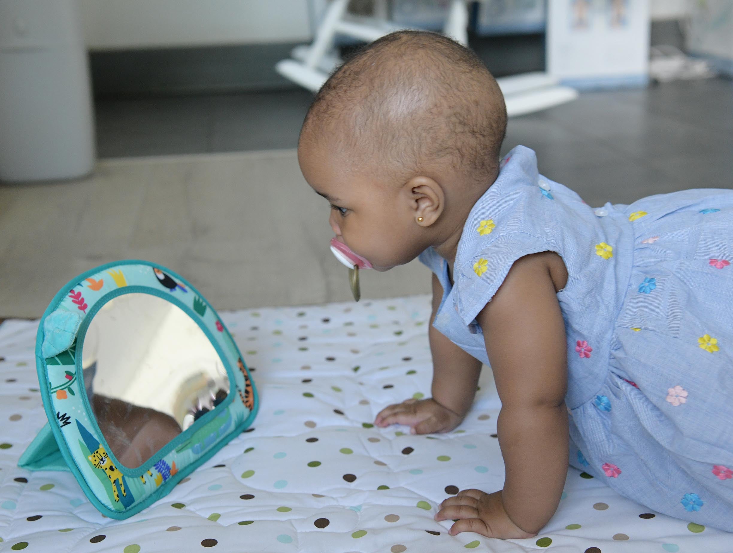 Infant clearance floor mirror